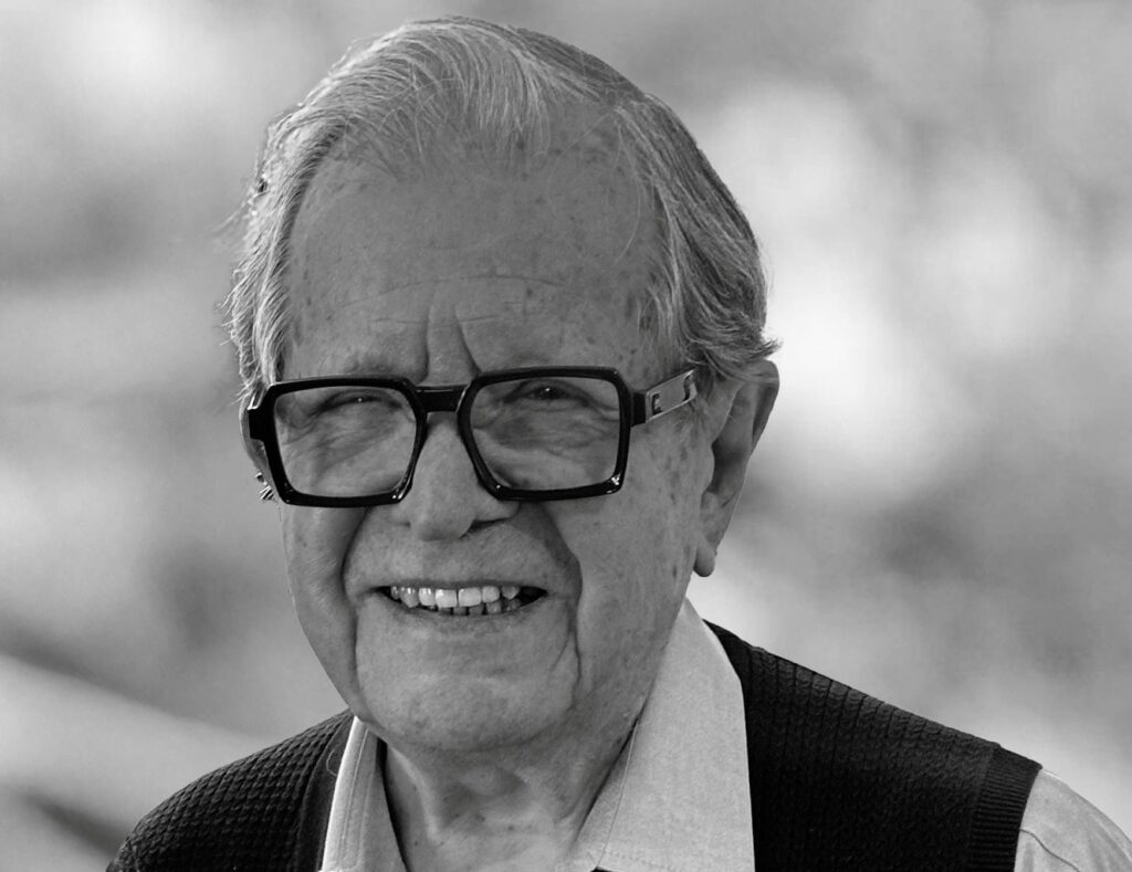 A headshot of Macario Giraldo, distinguished Lacanian psychoanalyst